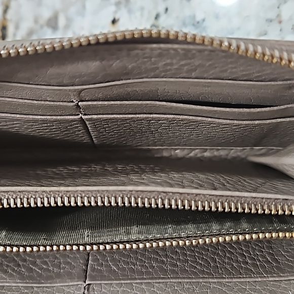 Authentic Prada wallet. - Picture 9 of 16